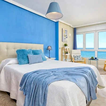 Spectacular Views Penthouse In 1st Line Apartment *